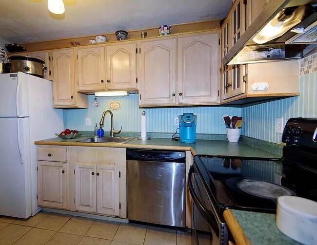 Building Photo - 187 Great Rd