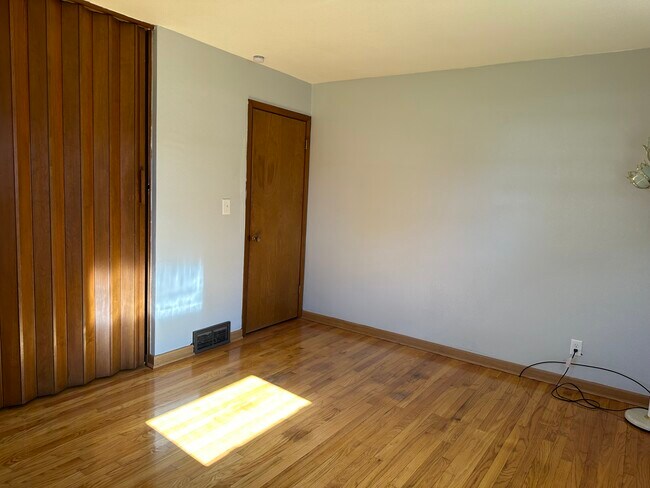 Building Photo - 1205 Leaman Pl