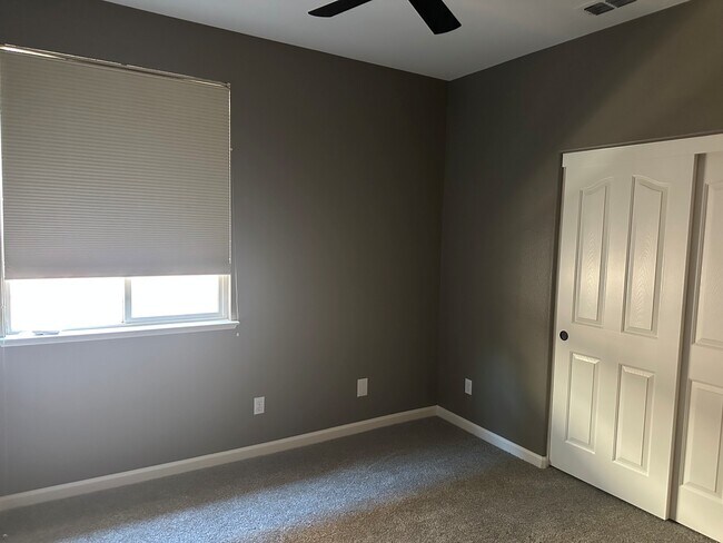 Foto del edificio - 6632 Maple Creek Dr
