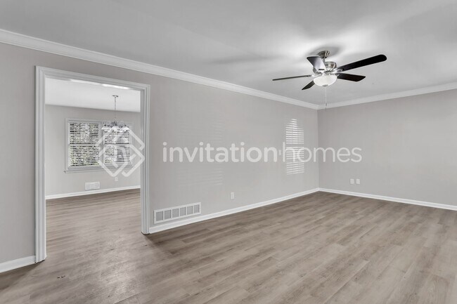 Building Photo - 1750 Highland Ct