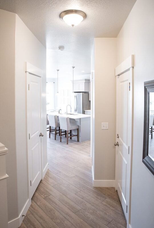 Foto del edificio - 633 Fall Creek Dr