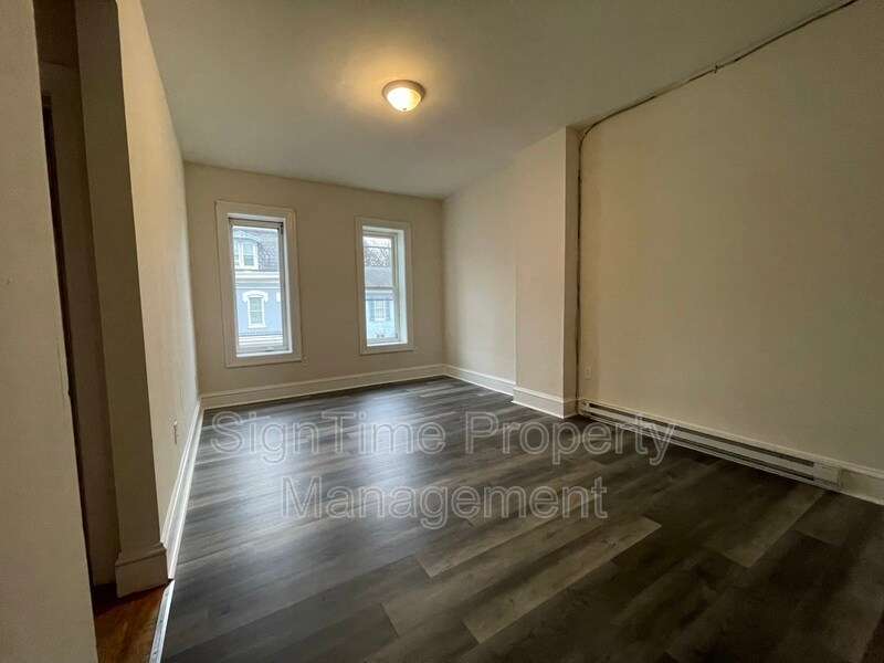 220 Summit Ave Unit Apt 2F, Hagerstown, MD 21740 Condo for Rent in