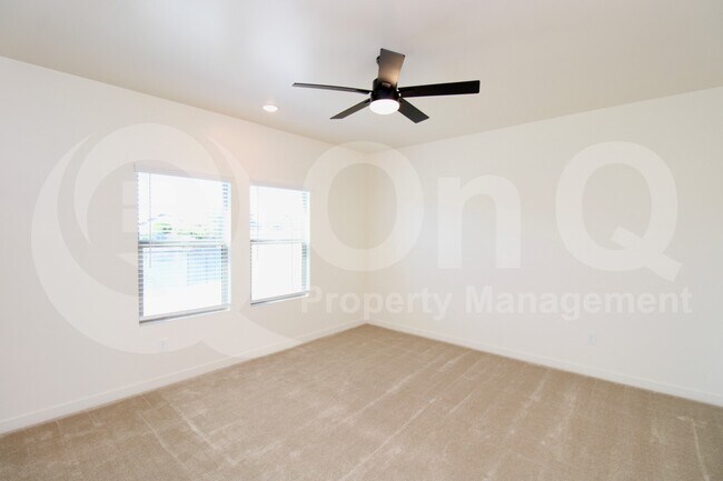 Foto del edificio - 22090 N Belt Dr