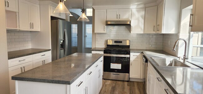 Kitchen - 10858 Autillo Way