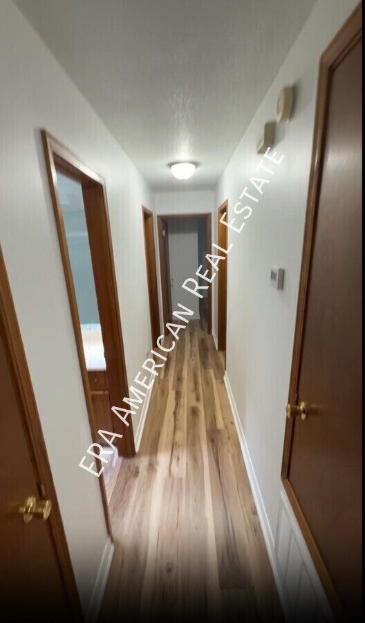 Foto del edificio - 101 Drewson Dr
