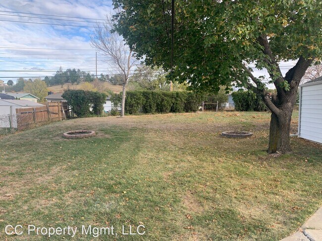 Foto del edificio - 3 br, 1 bath House - 833 E Indiana St