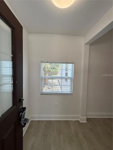 Foto del edificio - 114 W Amelia Ave