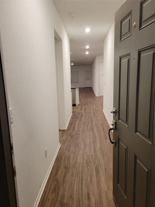 Building Photo - 408 Barcelona