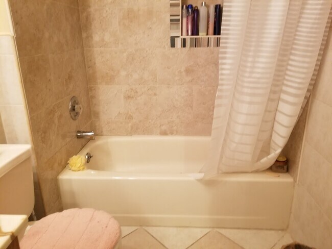 Foto del edificio - 227 Lindsey Ct