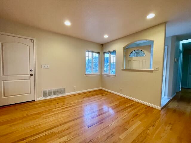 Building Photo - 4766 Elmhurst Dr