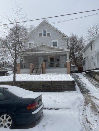 Building Photo - 1174 La Croix Ave