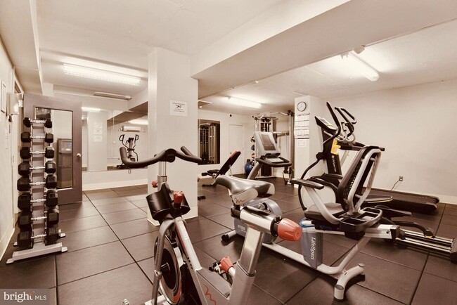 Foto del edificio - 4000 Tunlaw Rd NW
