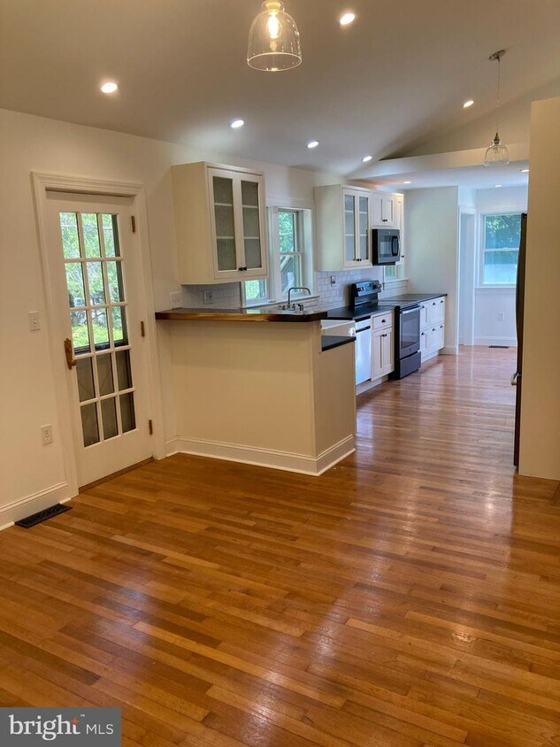 26 Easton Rd, Riegelsville, PA 18077 House Rental in Riegelsville, PA