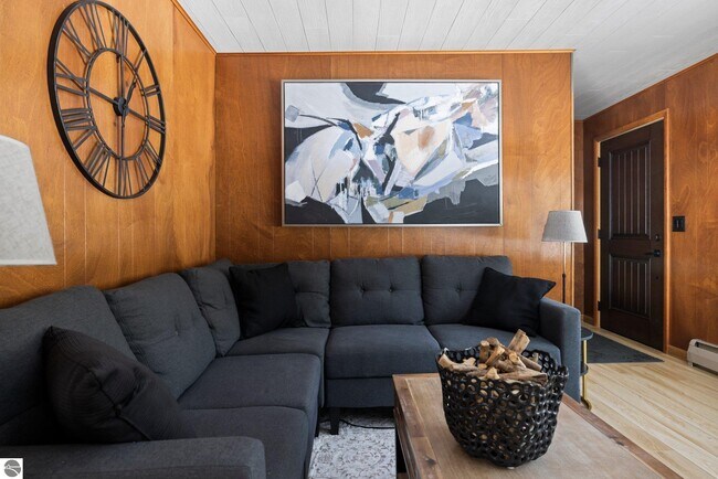 Foto del edificio - 5151 Crystal Beach Rd