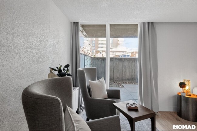 Building Photo - 2500 S York St