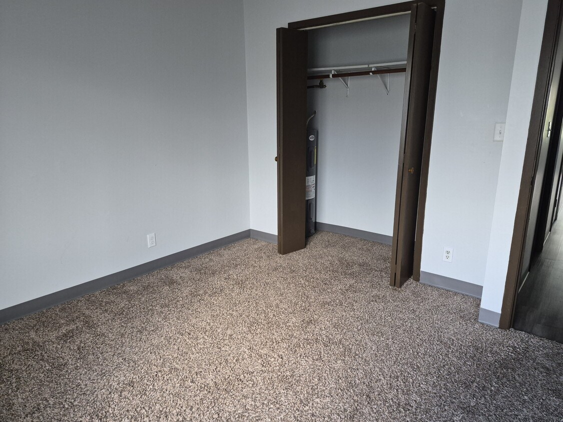 Primary Photo - 1735 Edgewood Dr NW