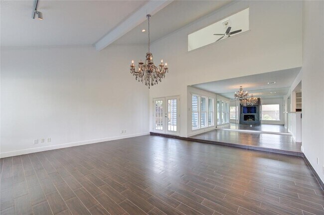 Foto del edificio - 13902 Briarhills Pkwy