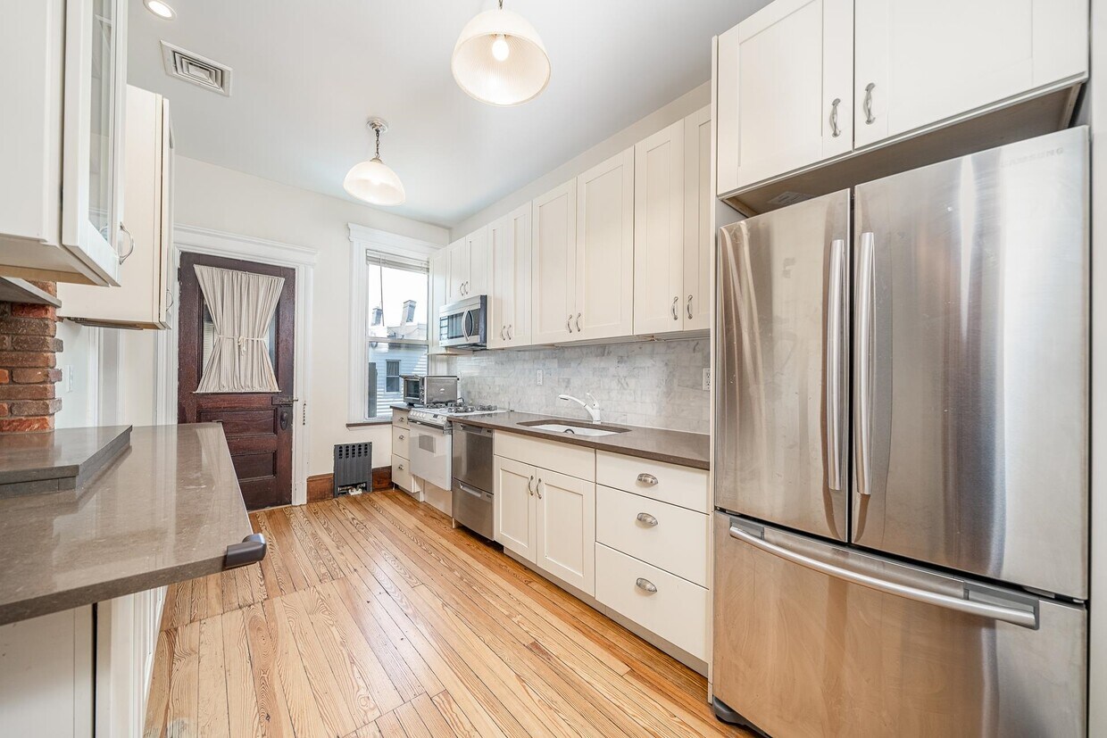 218 Oak St Unit 2, Weehawken, NJ 07086 Condo for Rent in Weehawken