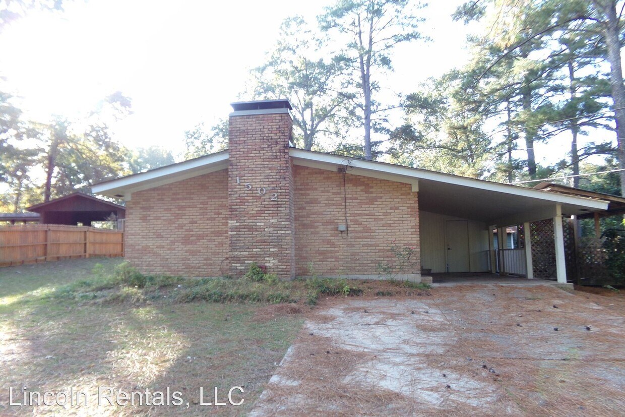 2 br, 2 bath House 1502 Gordon Drive House Rental in Ruston, LA