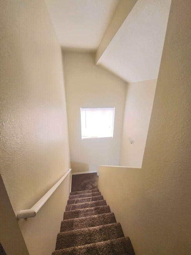 Building Photo - 405H Maid Jessica 6M Inv