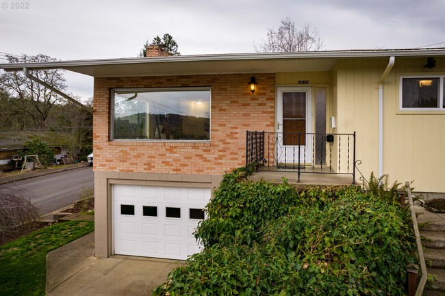 Building Photo - 2680 Lawrence St