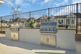 Building Photo - 38634 Spur 149 Rd