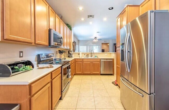 Building Photo - 44209 W Neely Dr