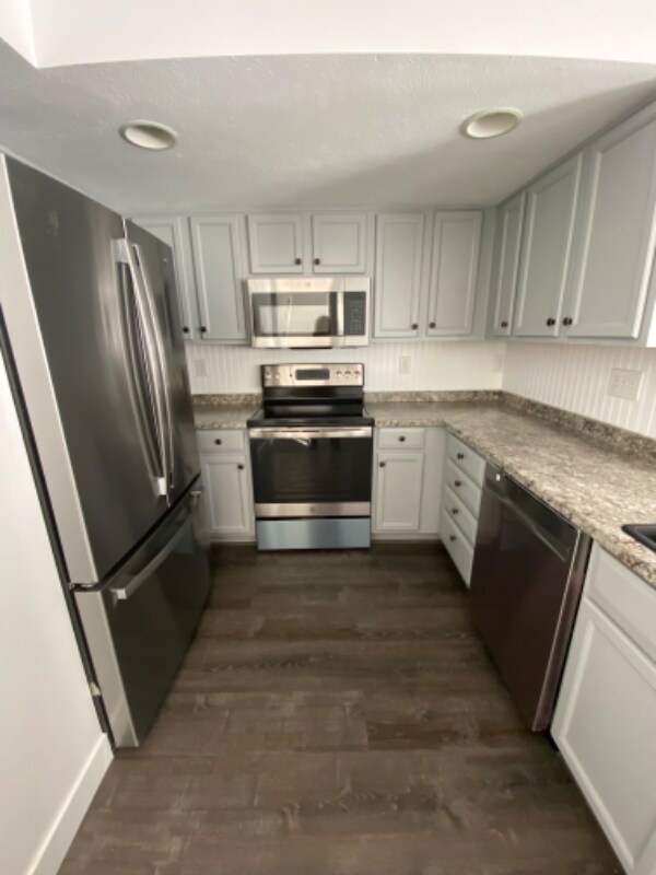 Building Photo - 2749 Koven Dr