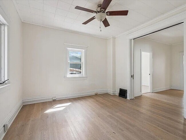 Foto del edificio - 4 Bedroom in College area!