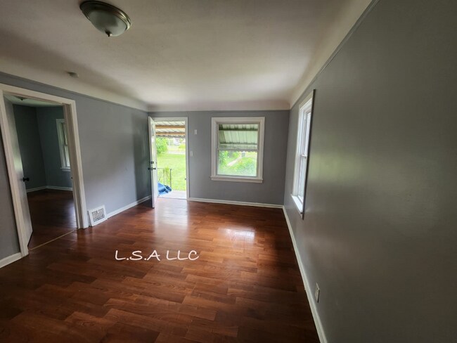 Foto del edificio - 4616 E 88th St
