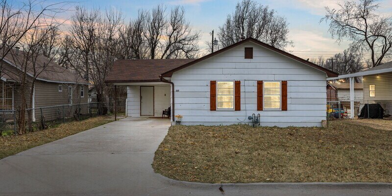 Primary Photo - 137 N O