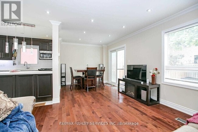 Building Photo - 20 Murdoch Dr