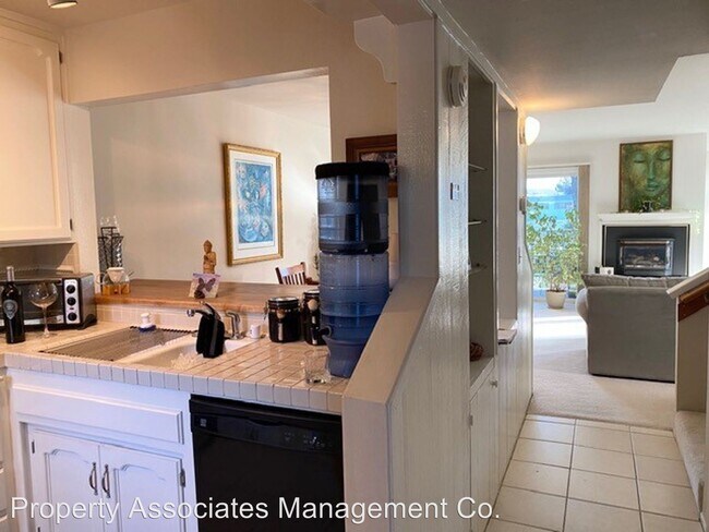 Building Photo - 2 br, 1.5 bath House - 107 Rockwood Way
