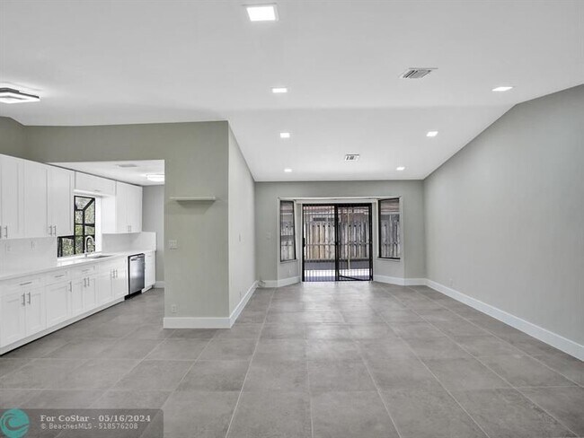 Building Photo - 3216 NW 105th Ave