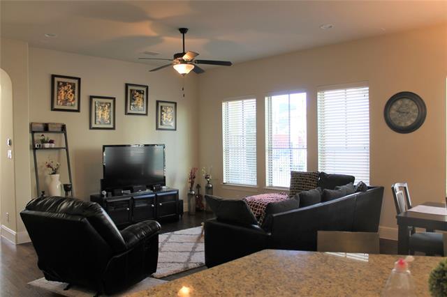 Foto del edificio - 328 Loma Alta Dr