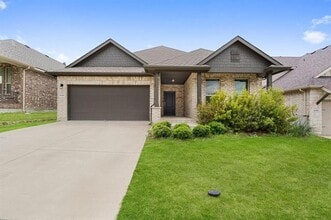 Building Photo - 2337 Mockingbird Ct