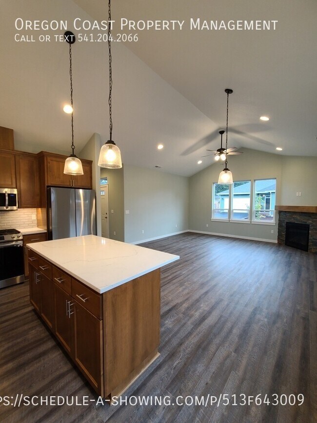 Building Photo - 3400 N Hwy 101, Depoe Bay OR Recently Redu...