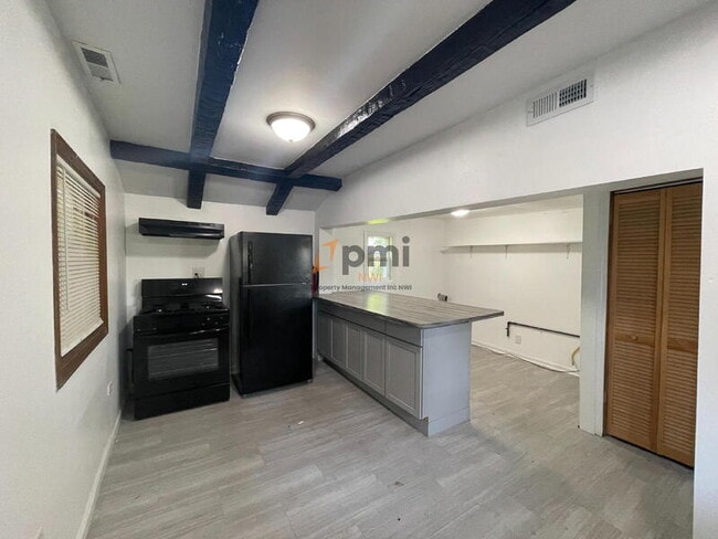 Building Photo - 6523 Missouri Ave