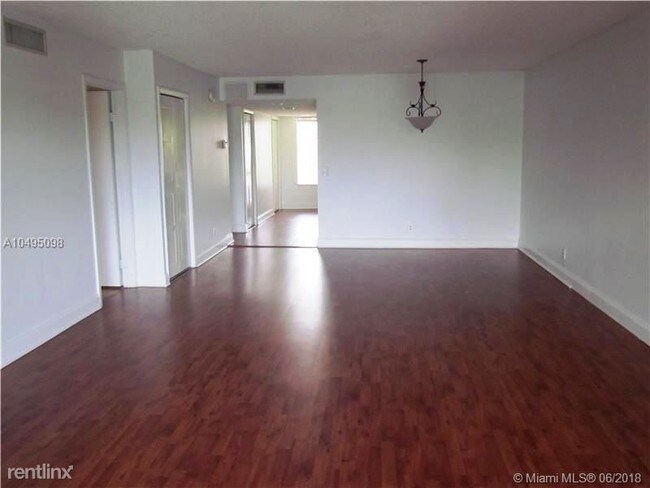 Building Photo - 2 br, 2 bath  - 302 Lakeview Dr Apt 203