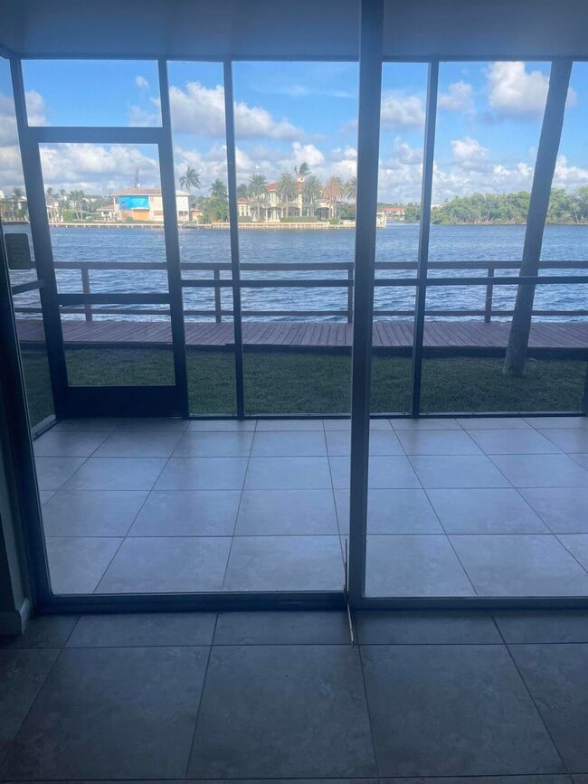 Foto del edificio - 710 NE 7th St