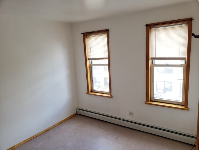 Building Photo - 8413 52nd Ave