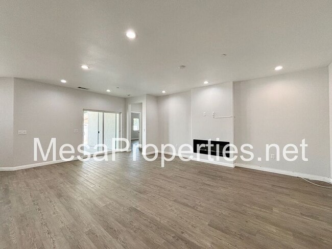Building Photo - 13555 Sea Gull Dr