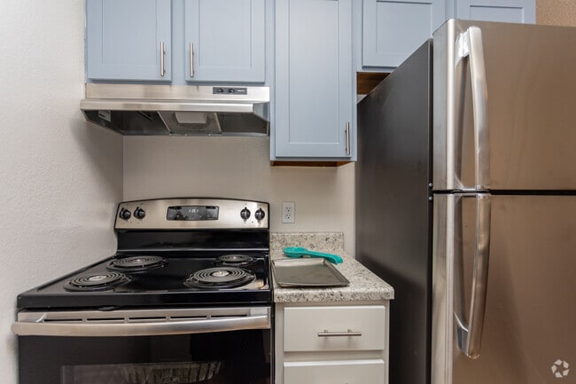 2BR, 1BA - 1000 SF - Colony Hills Apartments