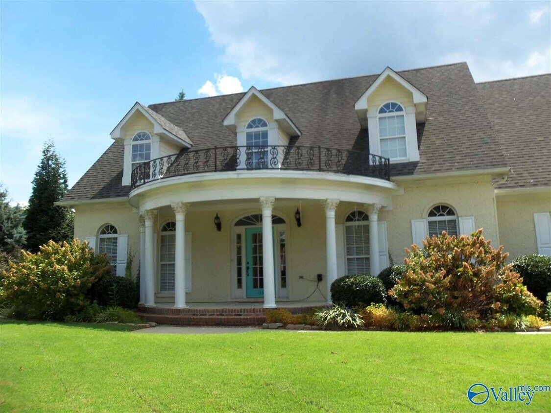 Primary Photo - 116 Compass Point Dr