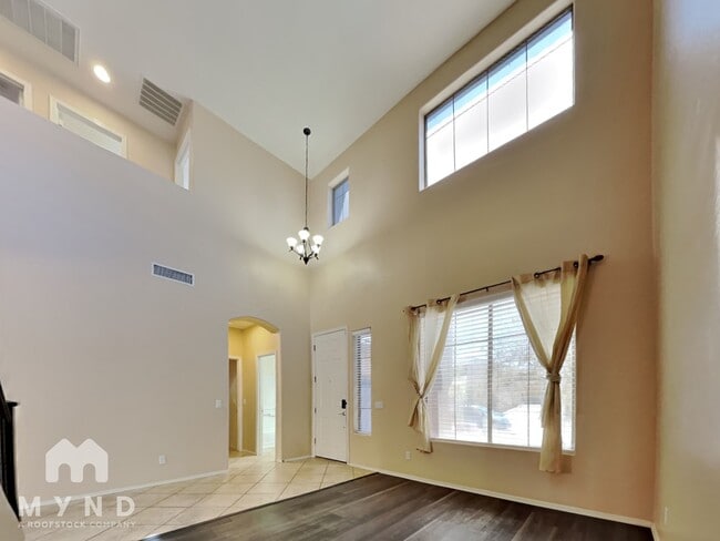 Foto del edificio - 2534 W Old Paint Trail