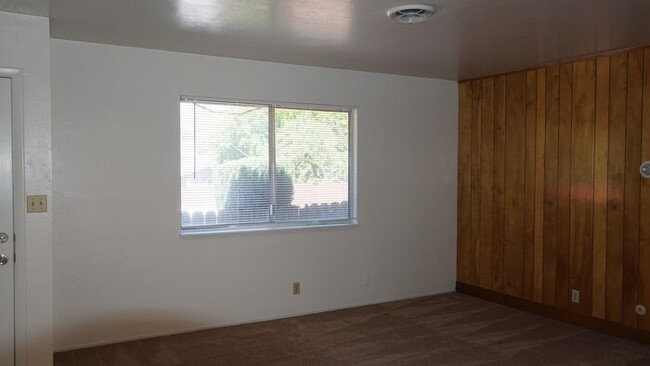 Building Photo - 5600 Cypress Ave