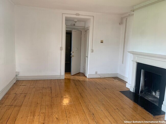 Building Photo - 49 Brimmer St