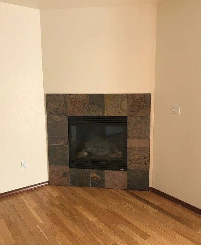 Foto del edificio - Burlington 3 Bed 2.5 Bath