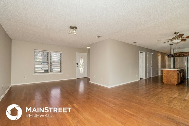 Building Photo - 112 Bluebonnet Dr