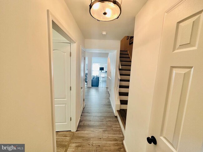 Foto del edificio - 12010 Glen Alden Rd